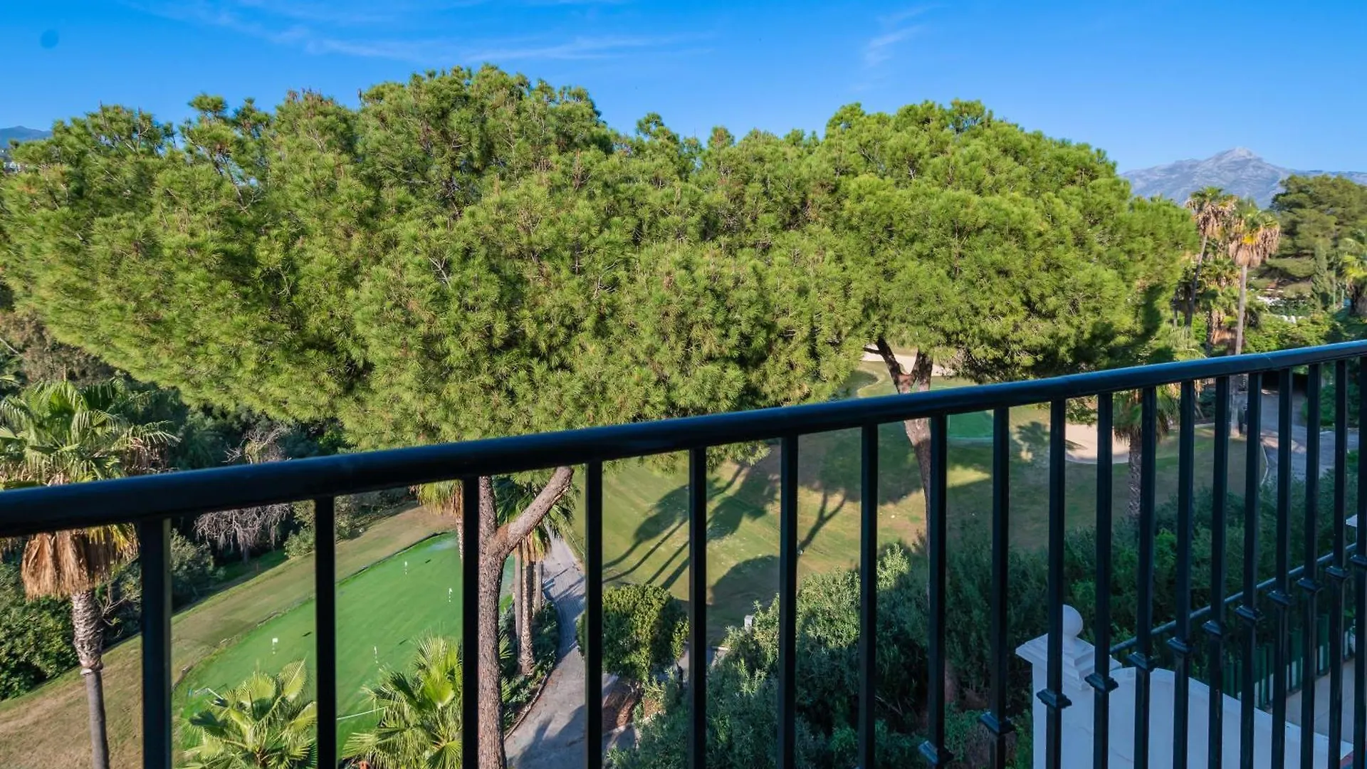 Magnifica Adosada La Quinta Golf Apartment Malaga